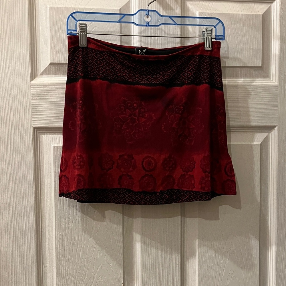 Perseption Burgundy Red Patterned Velvet Mini Skirt